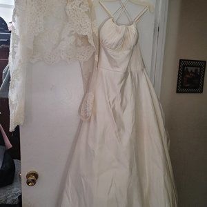 Beautiful Ivory Wedding Dress